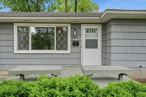 8724 1st Avenue S Bloomington MN 55420