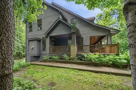1009 Greenleaf Court Northfield MN 55057