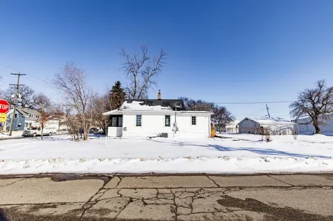 1548 3rd Avenue N Fargo ND 58102
