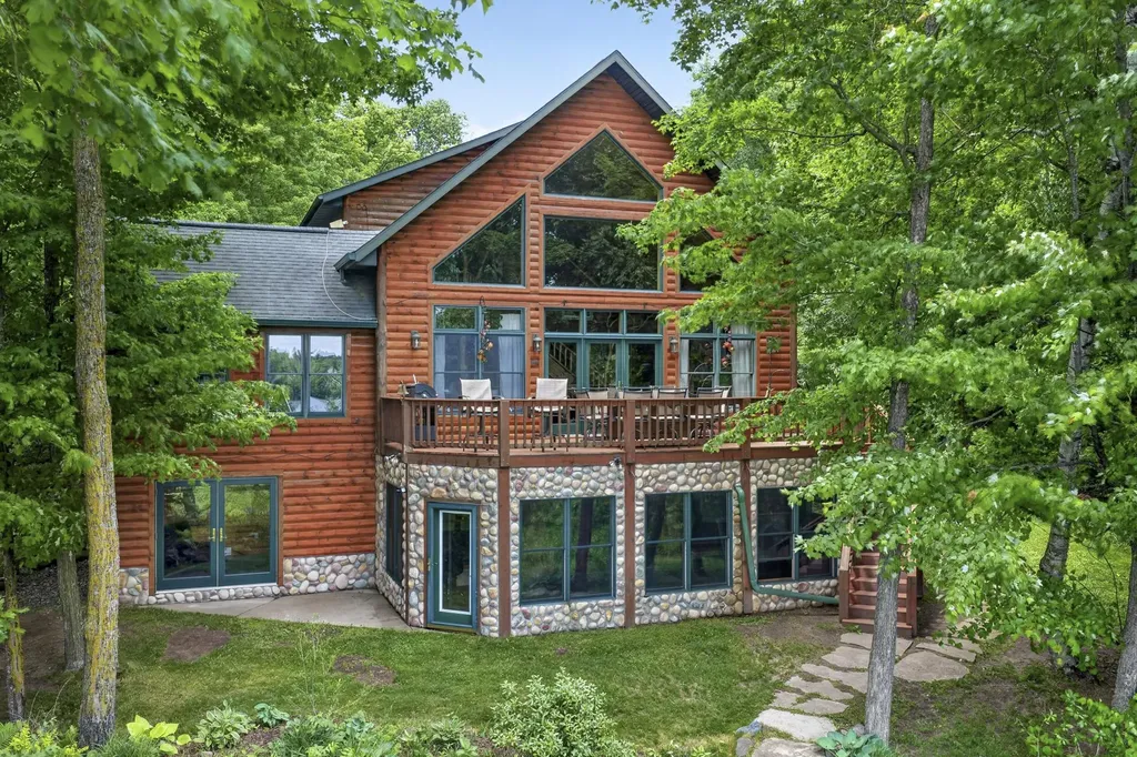 W2325 Belvidere Road Sarona WI 54870