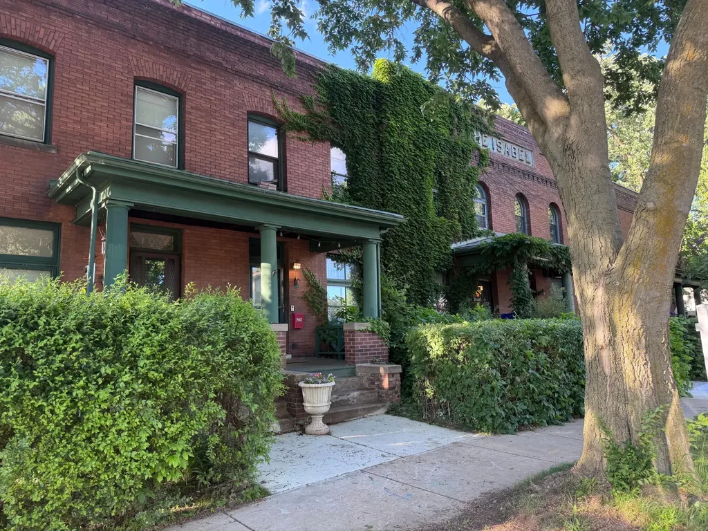 111 Isabel Street E Saint Paul MN 55107