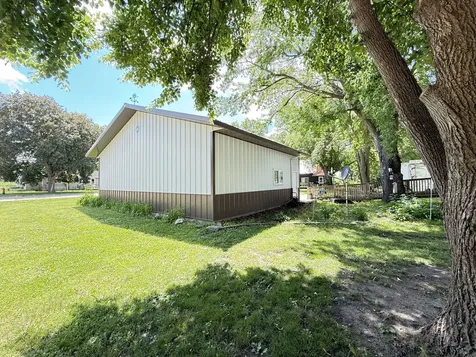 135 N Petrick Street Appleton MN 56208