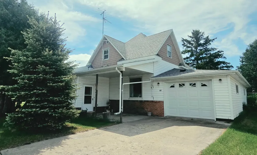 107 Lincoln Avenue NW Twin Valley MN 56584