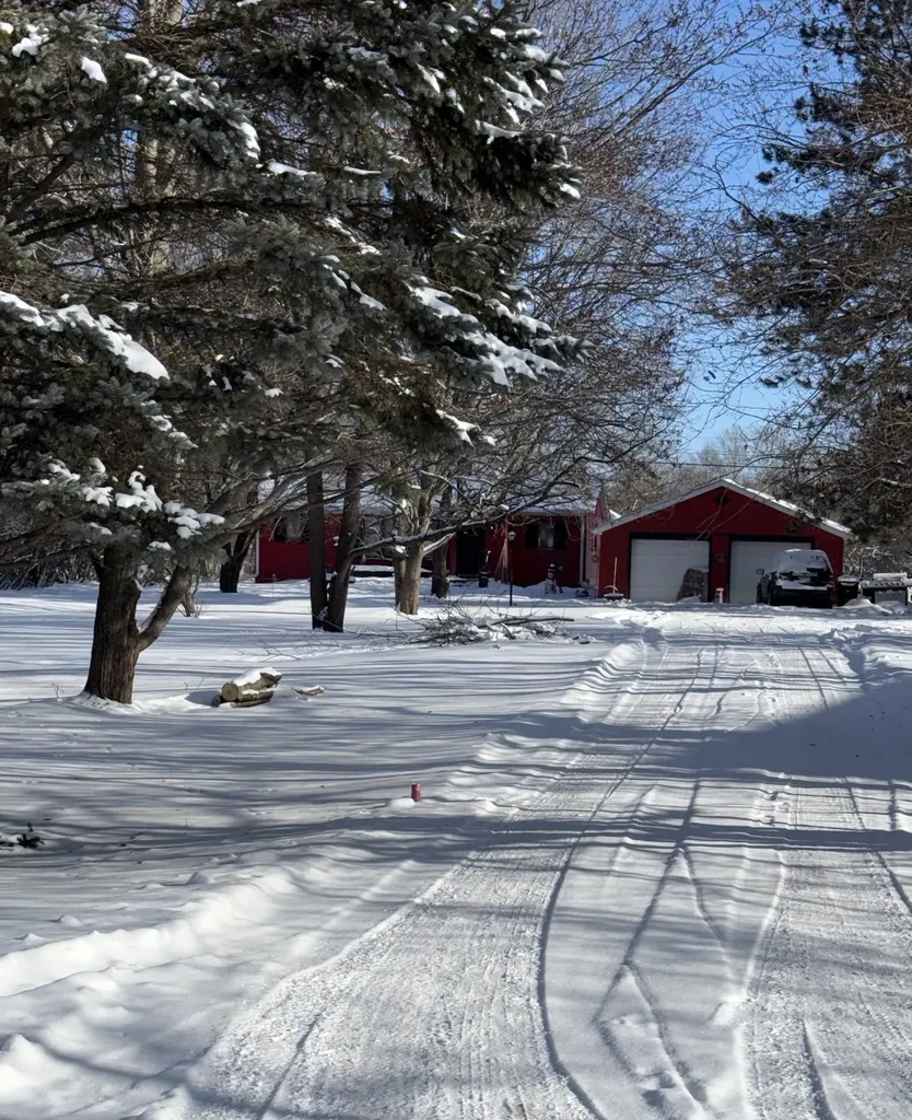 201 Beechwood Avenue N Braham MN 55006