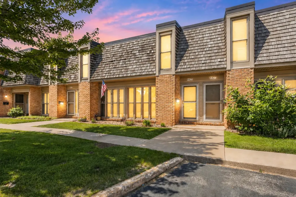 6425 Barrie Road Edina MN 55435