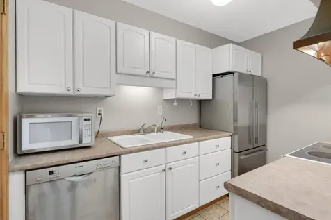 6425 Barrie Road Edina MN 55435