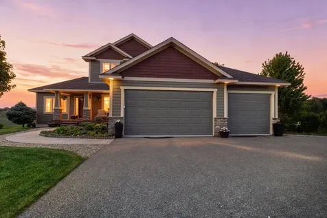 900 Heritage Trail NE New Prague MN 56071