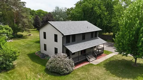 7953 Woodlawn Drive Mounds View MN 55112