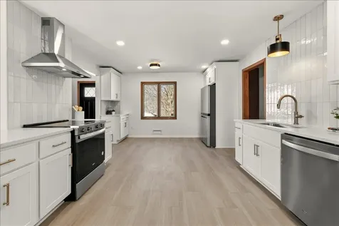 2640 Queensland Lane N Plymouth MN 55447