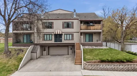 326 10th Avenue S Fargo ND 58103