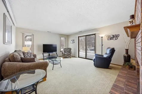 326 10th Avenue S Fargo ND 58103