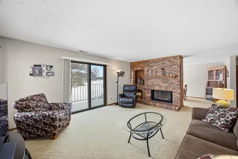 326 10th Avenue S Fargo ND 58103