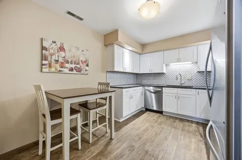326 10th Avenue S Fargo ND 58103