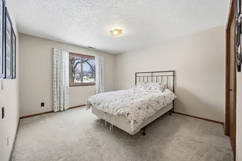 326 10th Avenue S Fargo ND 58103