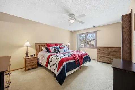 326 10th Avenue S Fargo ND 58103