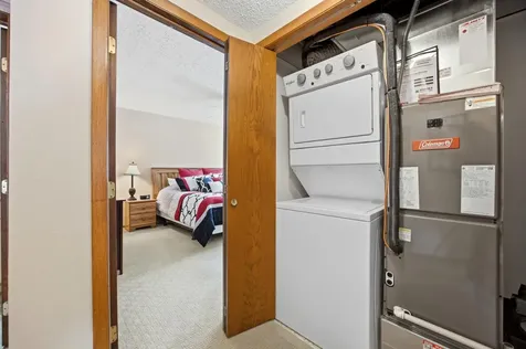 326 10th Avenue S Fargo ND 58103