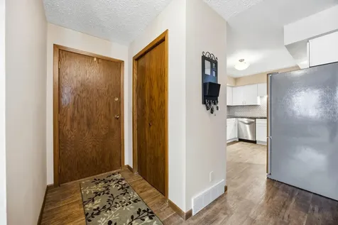 326 10th Avenue S Fargo ND 58103