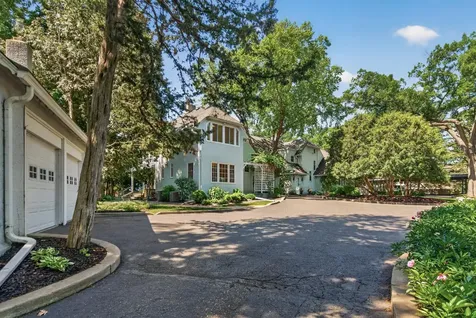 40 Dellwood Avenue Dellwood MN 55110