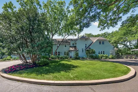 40 Dellwood Avenue Dellwood MN 55110
