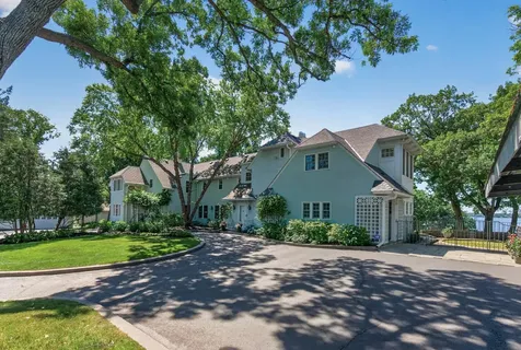 40 Dellwood Avenue Dellwood MN 55110