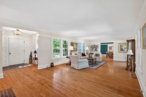 40 Dellwood Avenue Dellwood MN 55110