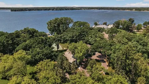 40 Dellwood Avenue Dellwood MN 55110