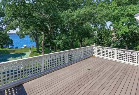 40 Dellwood Avenue Dellwood MN 55110