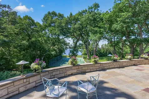 40 Dellwood Avenue Dellwood MN 55110