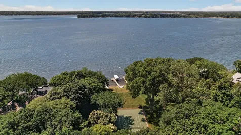 40 Dellwood Avenue Dellwood MN 55110