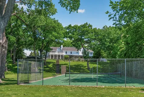 40 Dellwood Avenue Dellwood MN 55110