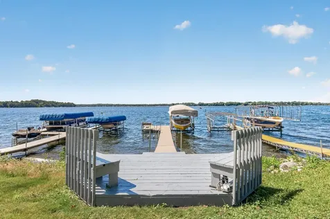 40 Dellwood Avenue Dellwood MN 55110