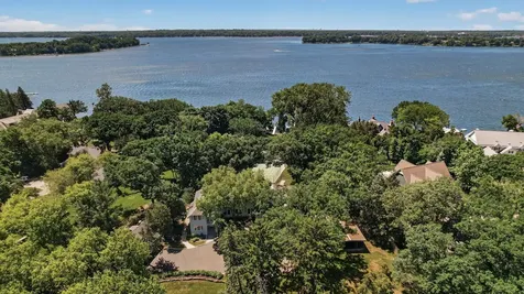 40 Dellwood Avenue Dellwood MN 55110