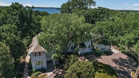 40 Dellwood Avenue Dellwood MN 55110