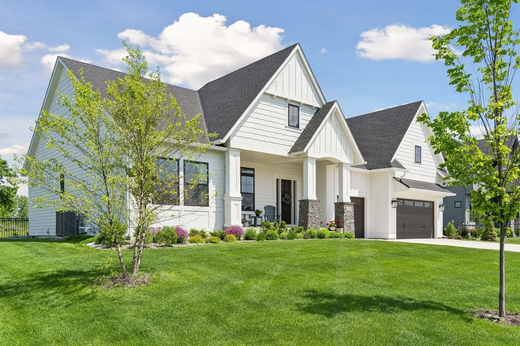 1461 Palmer Drive N Lake Elmo MN 55042