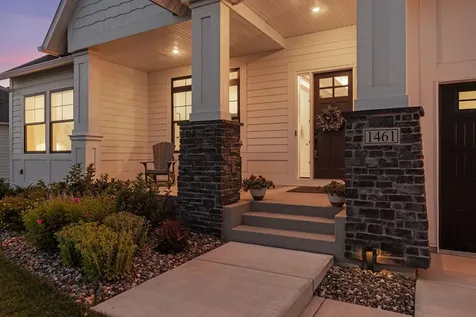 1461 Palmer Drive N Lake Elmo MN 55042