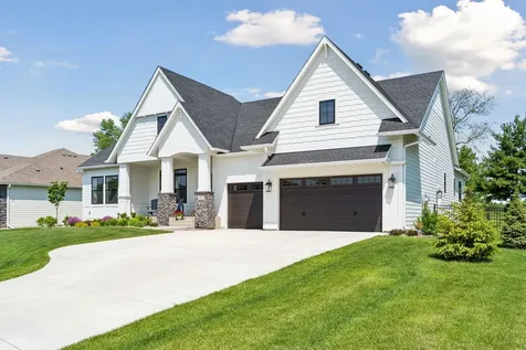1461 Palmer Drive N Lake Elmo MN 55042