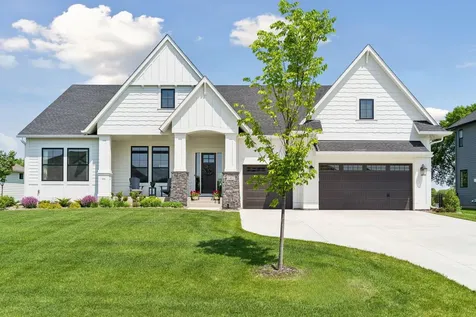 1461 Palmer Drive N Lake Elmo MN 55042