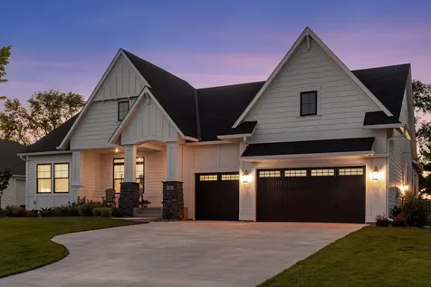 1461 Palmer Drive N Lake Elmo MN 55042