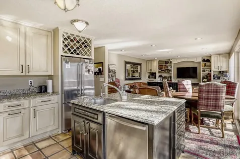 2081 Meeting Street Wayzata MN 55391