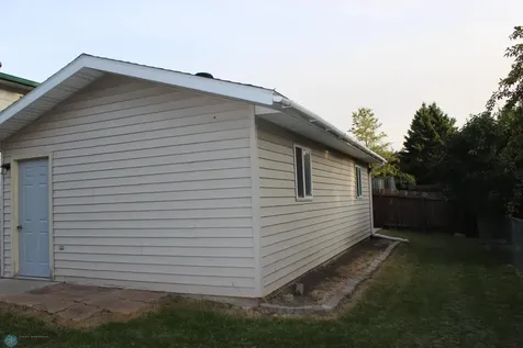 3025 18th Street S Fargo ND 58103