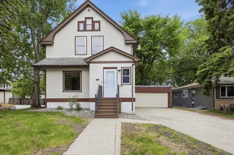 819 7th Avenue S Moorhead MN 56560