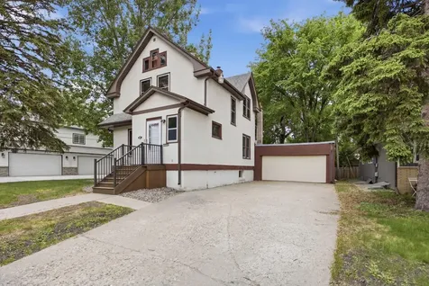819 7th Avenue S Moorhead MN 56560