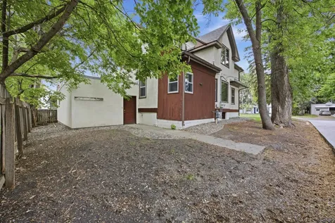 819 7th Avenue S Moorhead MN 56560