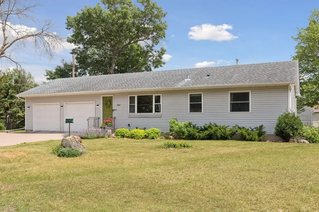 924 Marlboro Court NE Spring Lake Park MN 55432