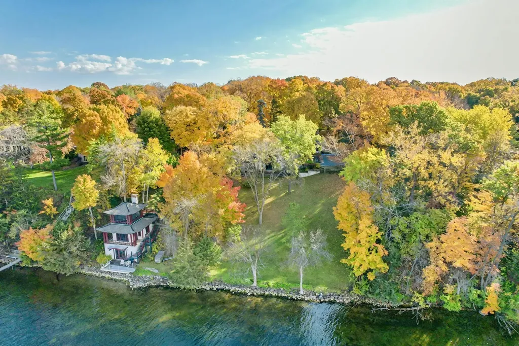 28100 Woodside Road Excelsior MN 55331