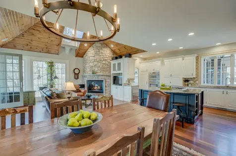27 Pine Road North Oaks MN 55127
