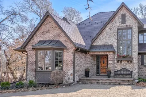 27 Pine Road North Oaks MN 55127