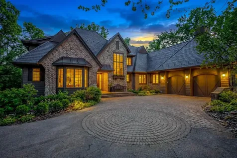 27 Pine Road North Oaks MN 55127