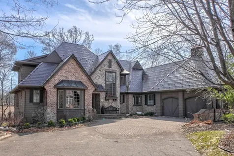 27 Pine Road North Oaks MN 55127
