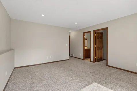 1758 Philipp Drive Shakopee MN 55379